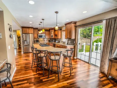 Table à manger dans le salon